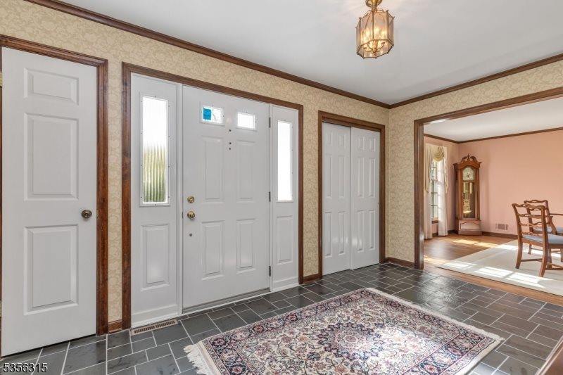 47 Fenview Rd, Long Hill Township, NJ 07933