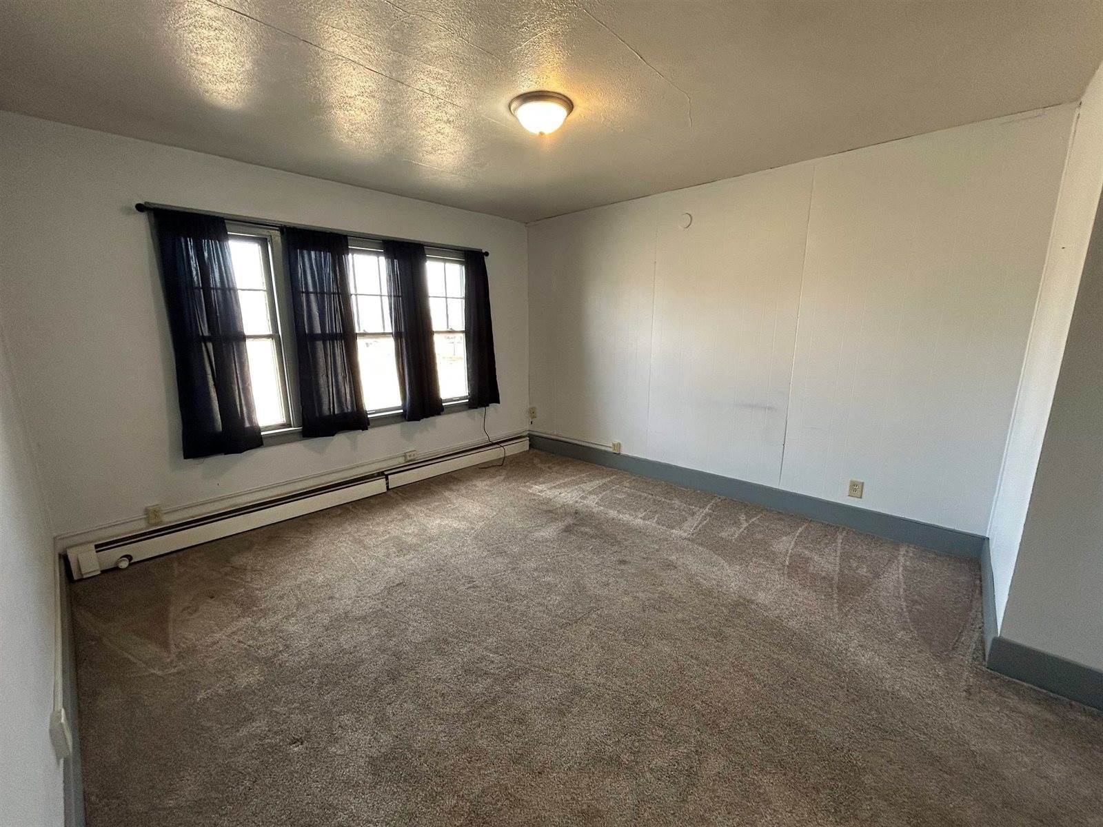 1002 Burdick Expressway E, Minot, ND 58701