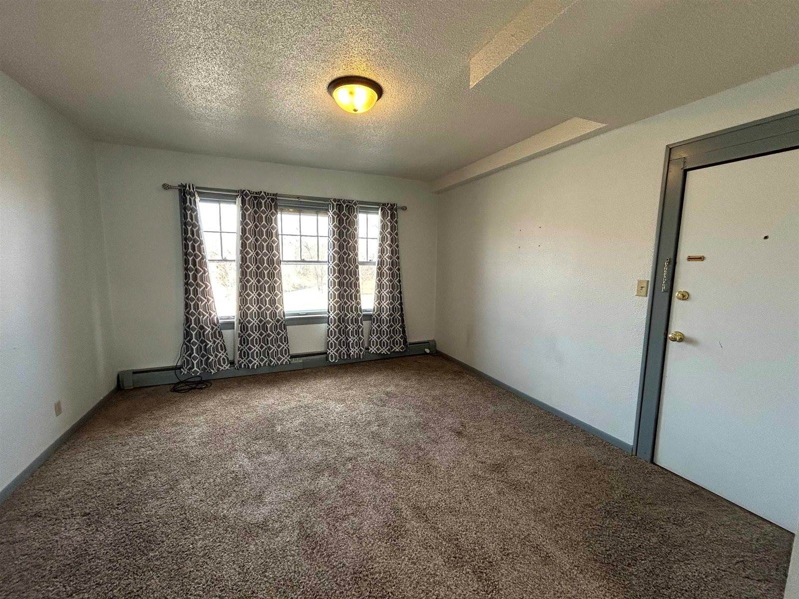 1002 Burdick Expressway E, Minot, ND 58701