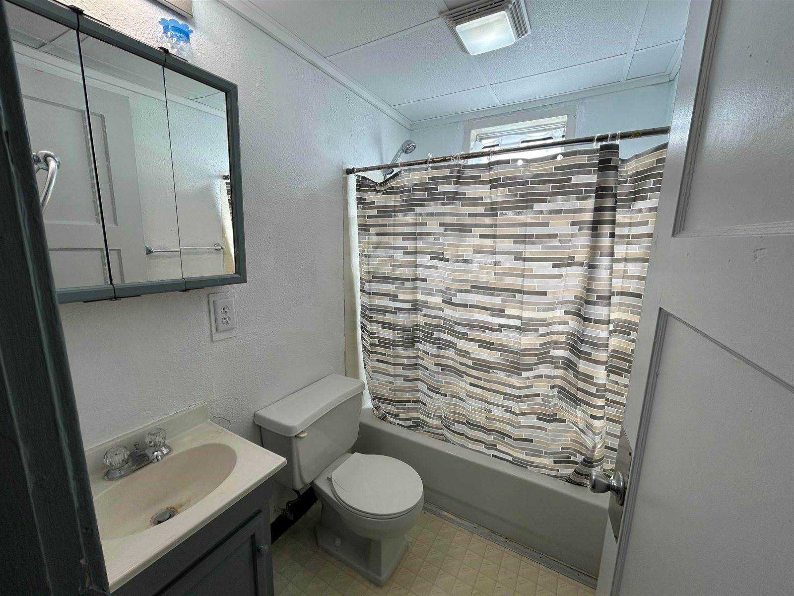 1002 Burdick Expressway E, Minot, ND 58701