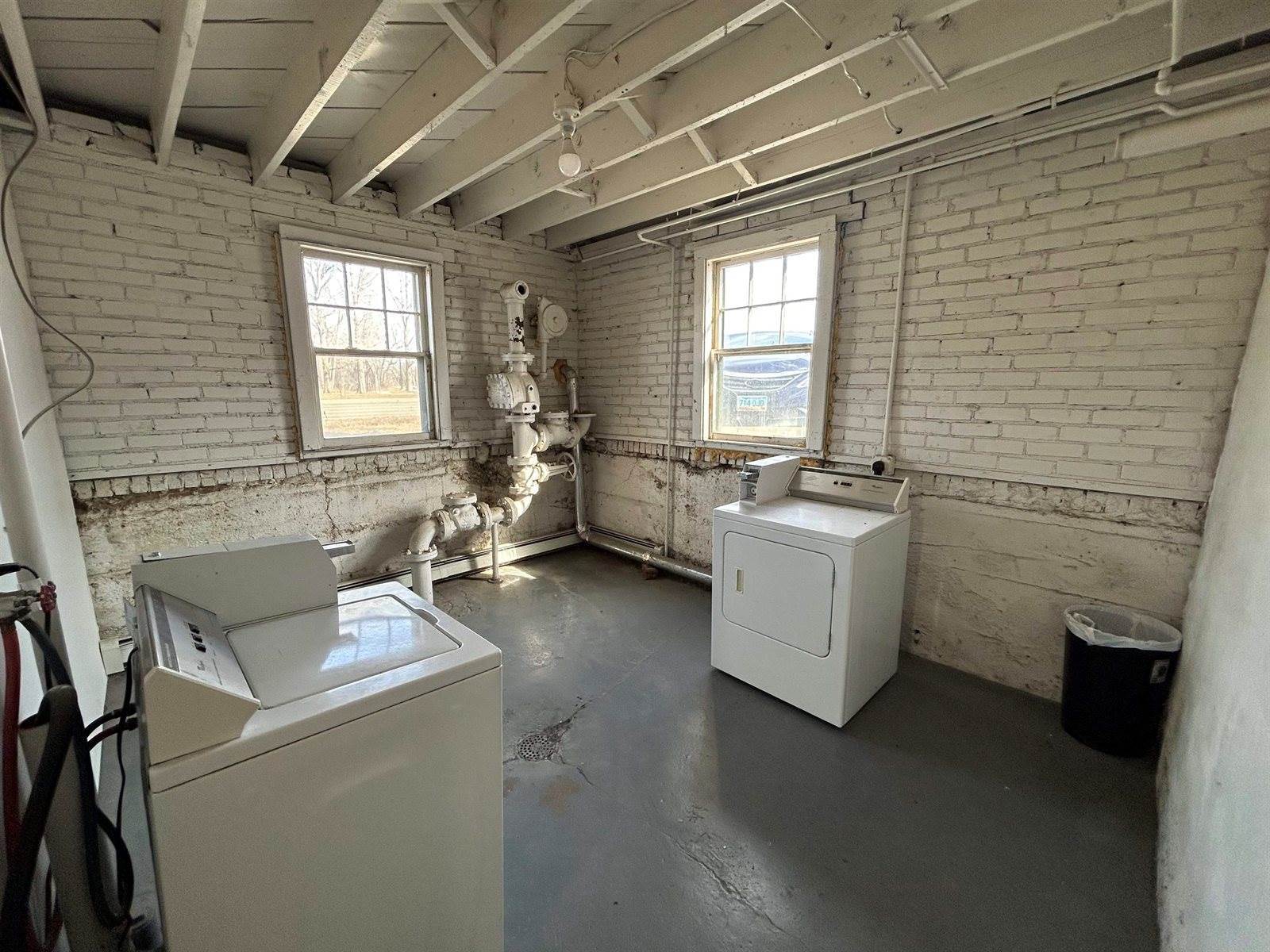 1002 Burdick Expressway E, Minot, ND 58701