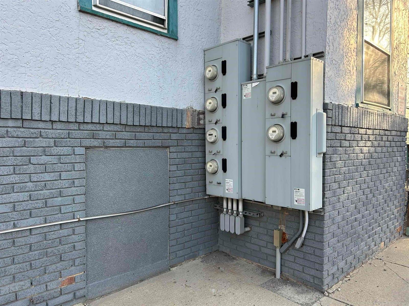 1002 Burdick Expressway E, Minot, ND 58701