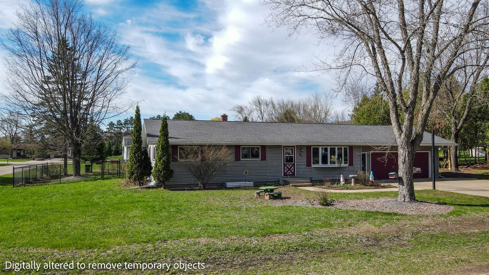 215 Wake Island Drive, Amherst, WI 54406