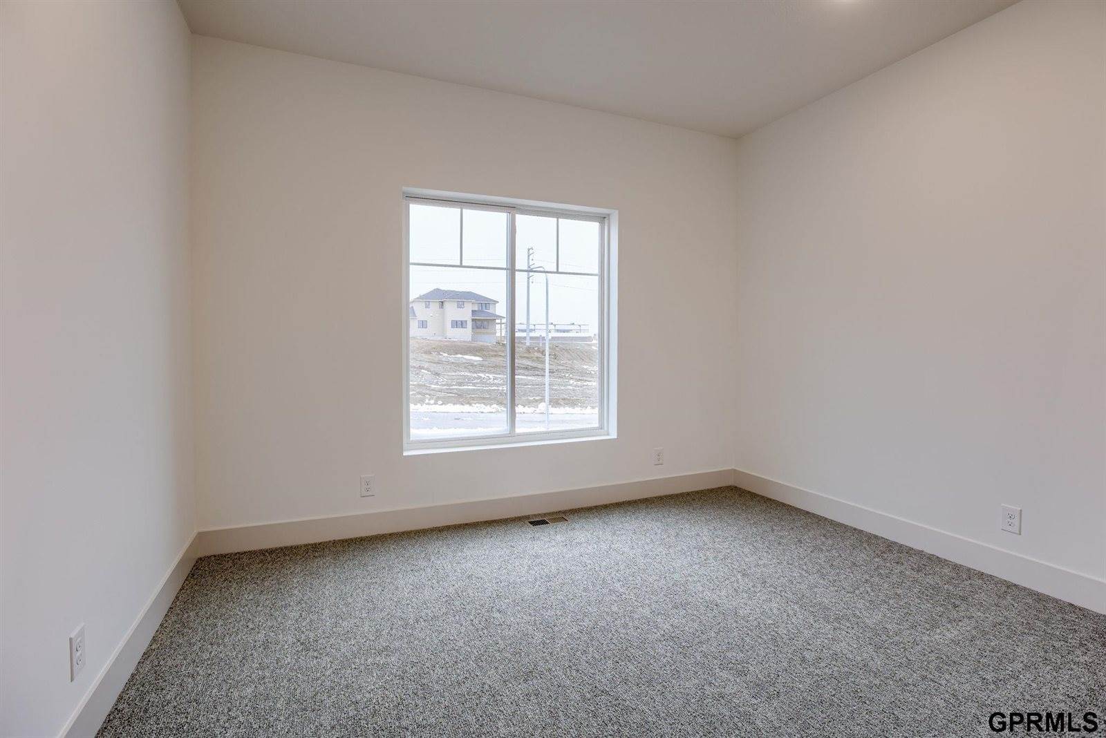 20139 S Street, Omaha, NE 68135