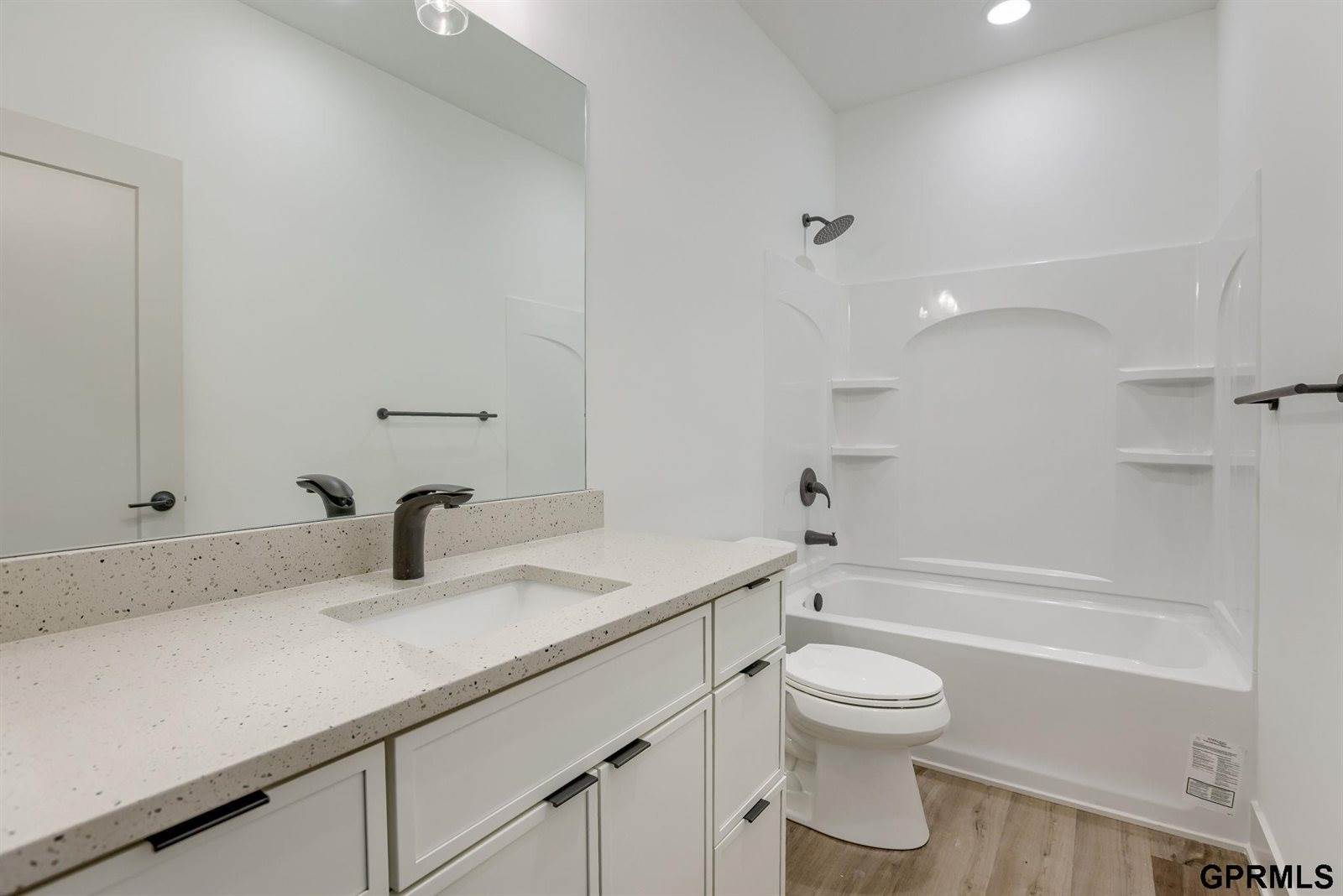 20139 S Street, Omaha, NE 68135