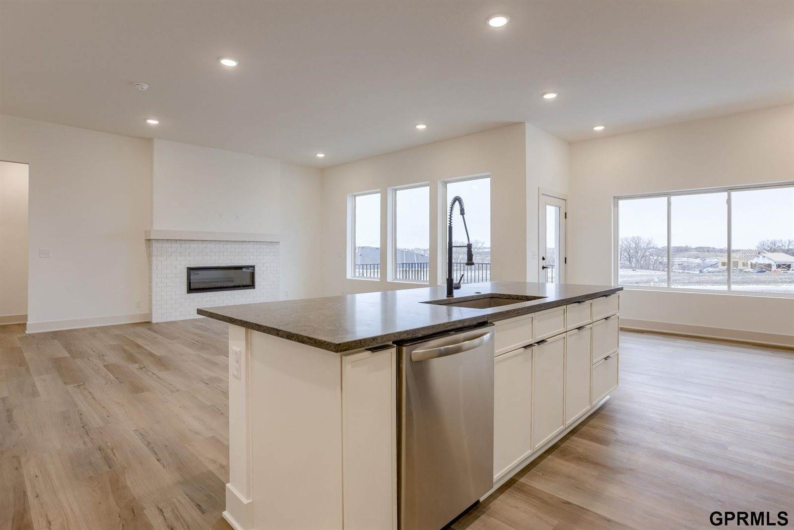 20139 S Street, Omaha, NE 68135