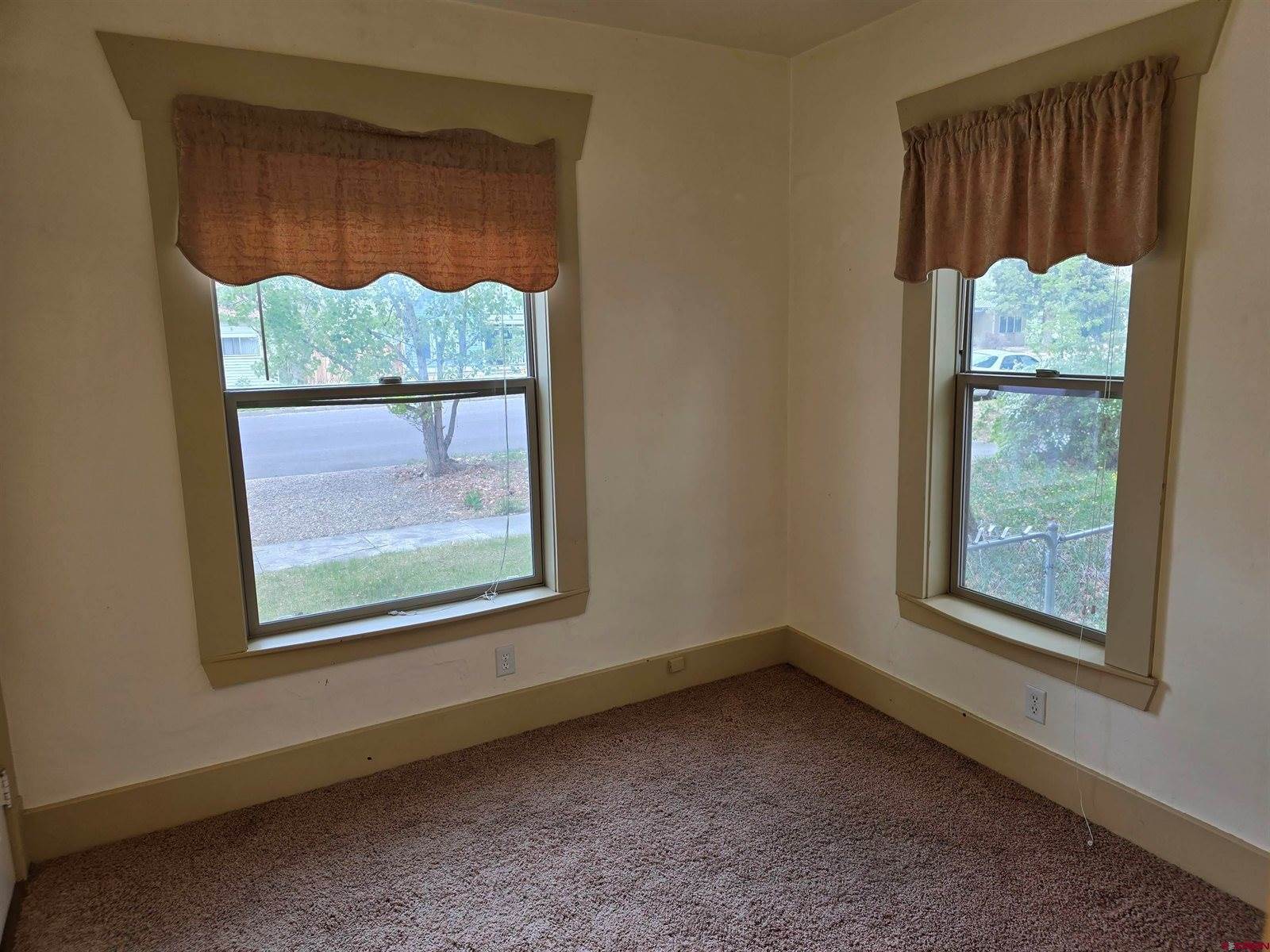 1202 S 1st Street, Montrose, CO 81401