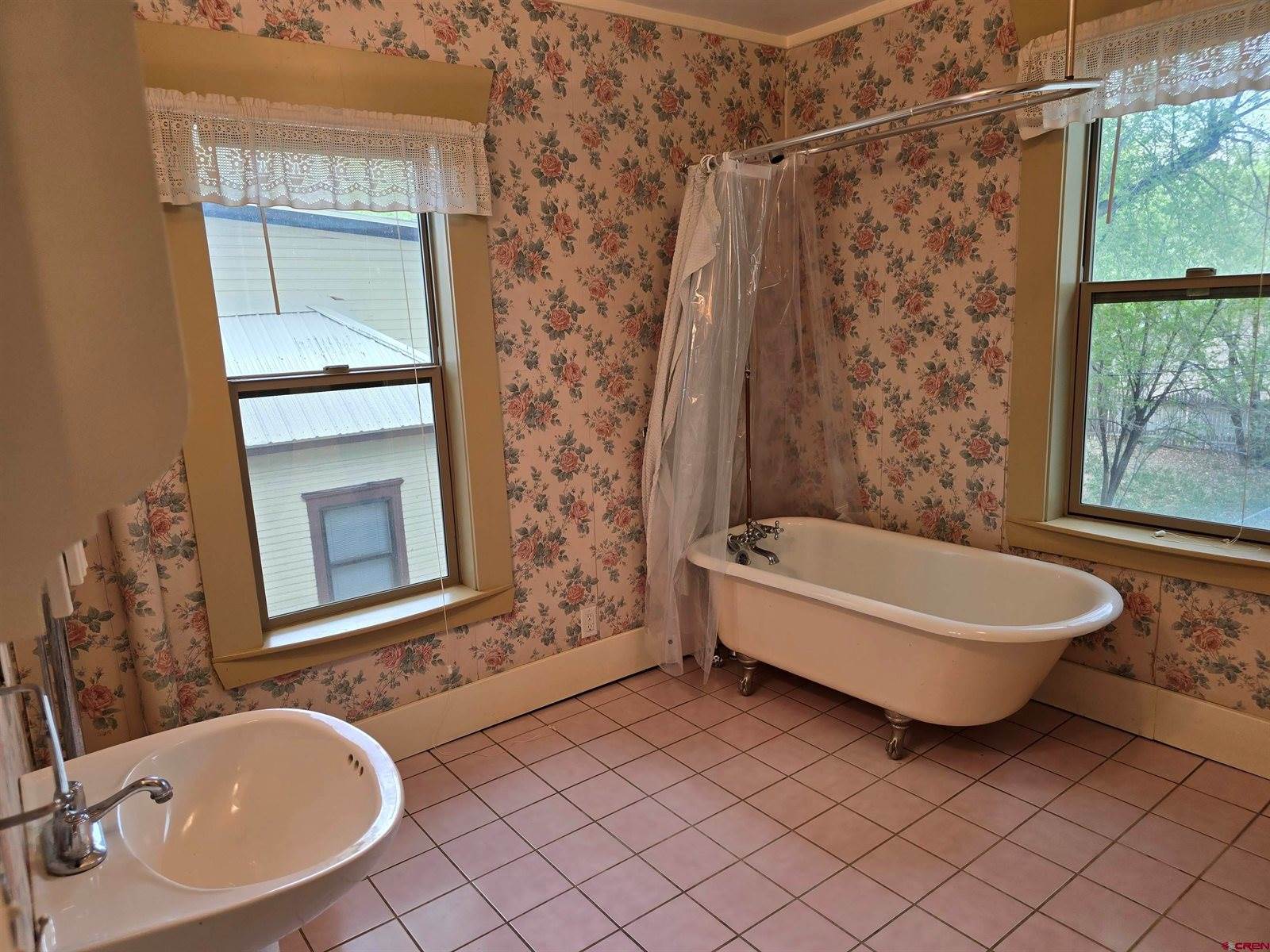 1202 S 1st Street, Montrose, CO 81401