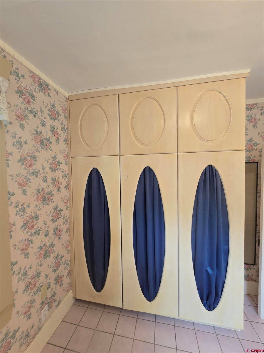 1202 S 1st Street, Montrose, CO 81401