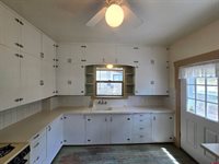 1202 S 1st Street, Montrose, CO 81401