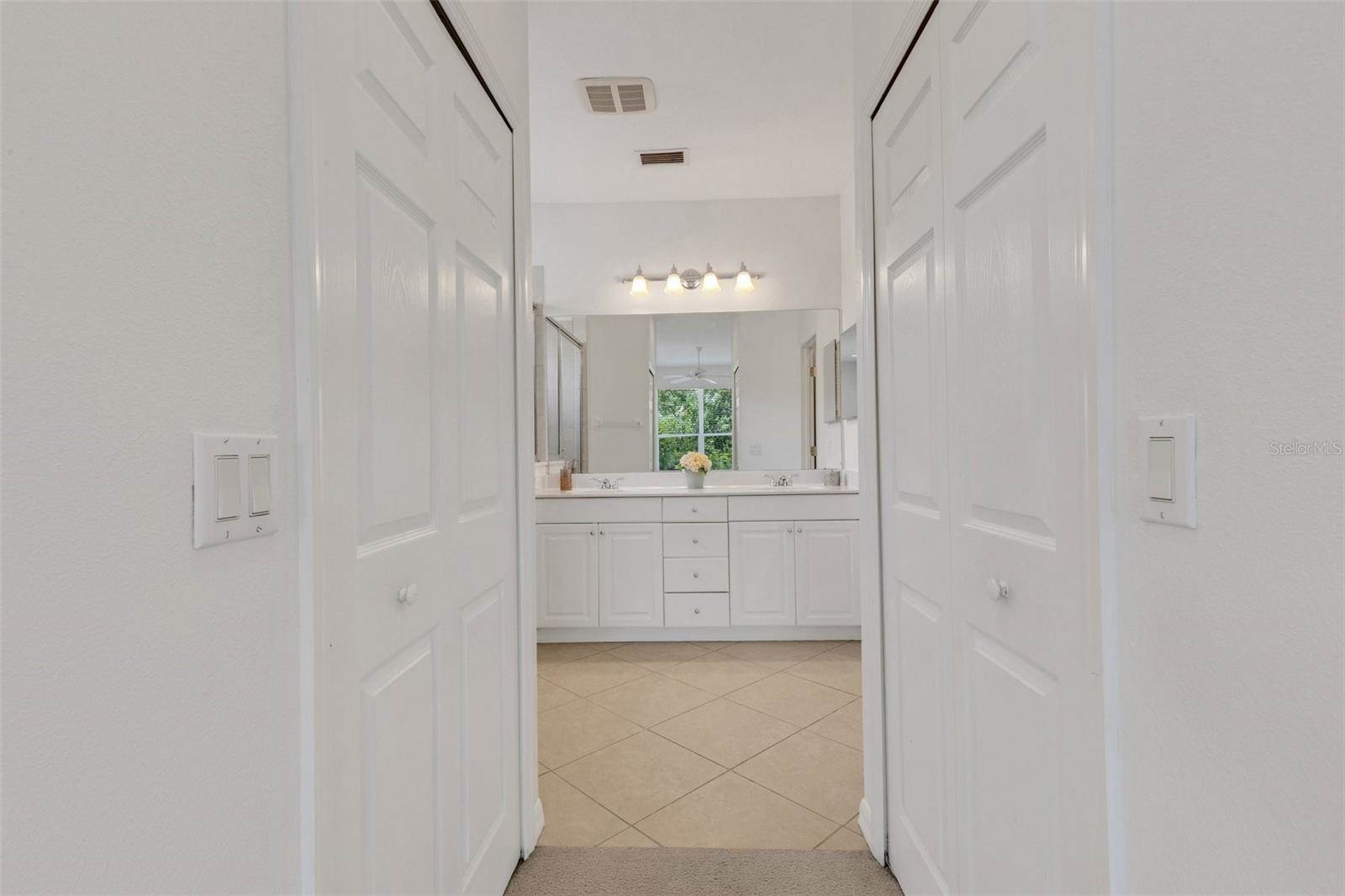 5633 Key Largo Court, Bradenton, FL 34203