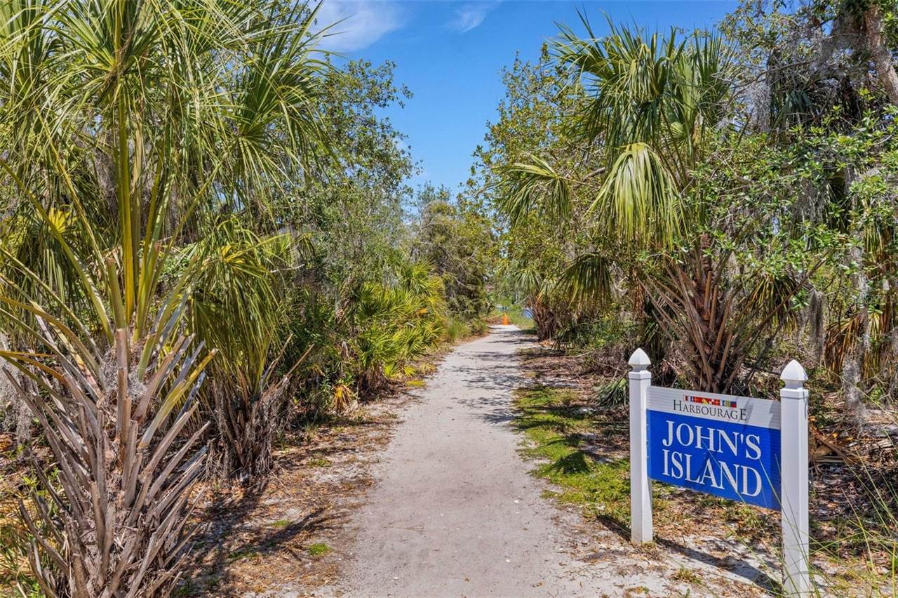 5633 Key Largo Court, Bradenton, FL 34203