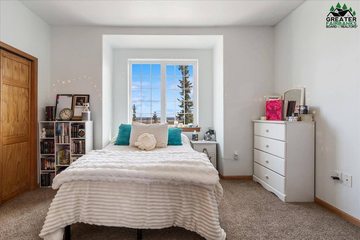 570 Knightsbridge Road, Fairbanks, AK 99709