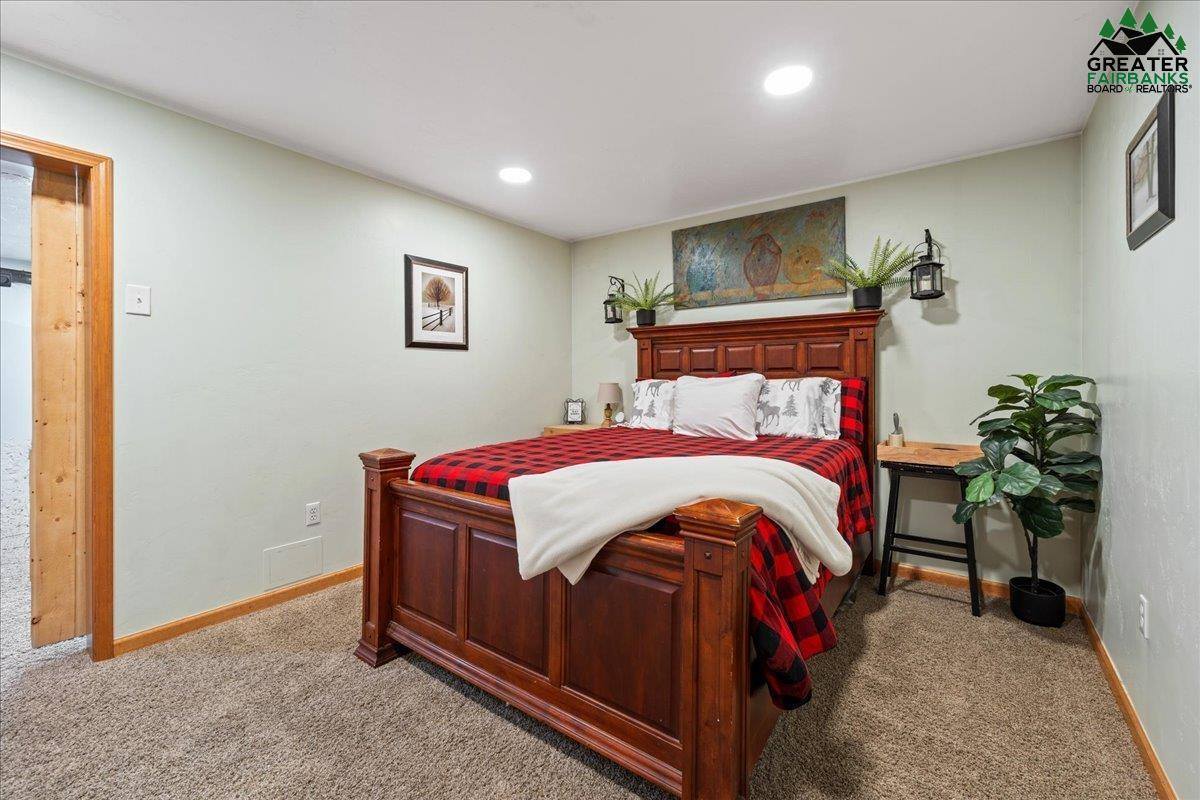 570 Knightsbridge Road, Fairbanks, AK 99709