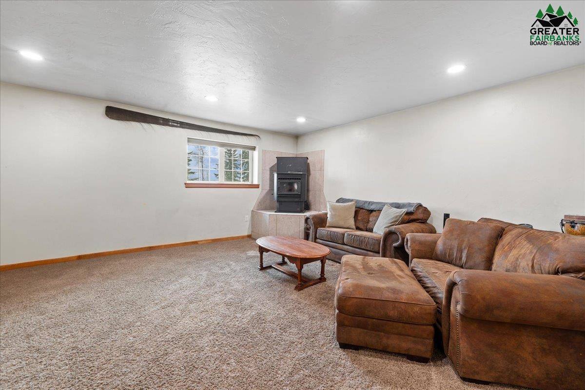 570 Knightsbridge Road, Fairbanks, AK 99709