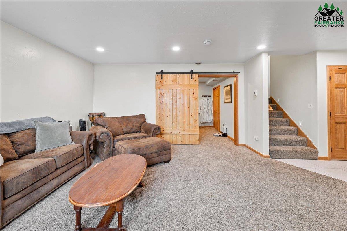 570 Knightsbridge Road, Fairbanks, AK 99709