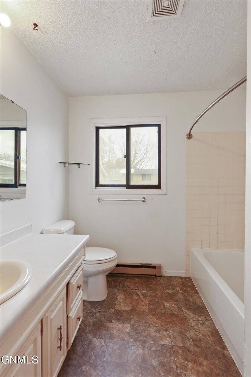 504 26th Street East, Williston, ND 58801