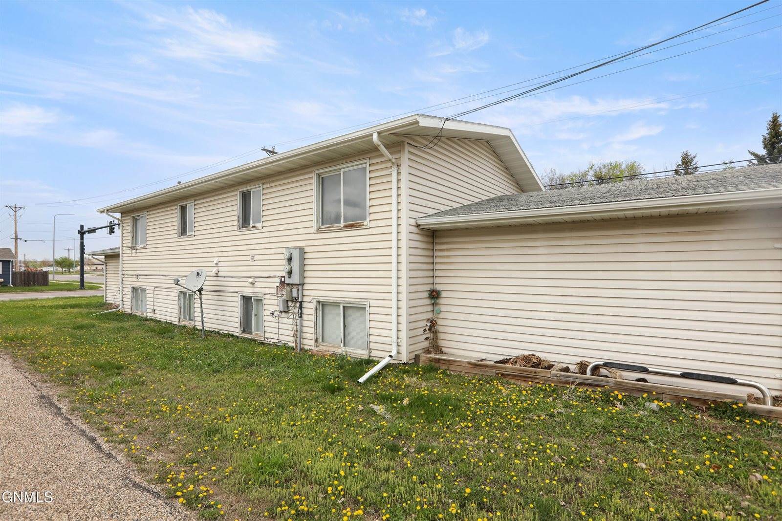 504 26th Street East, Williston, ND 58801