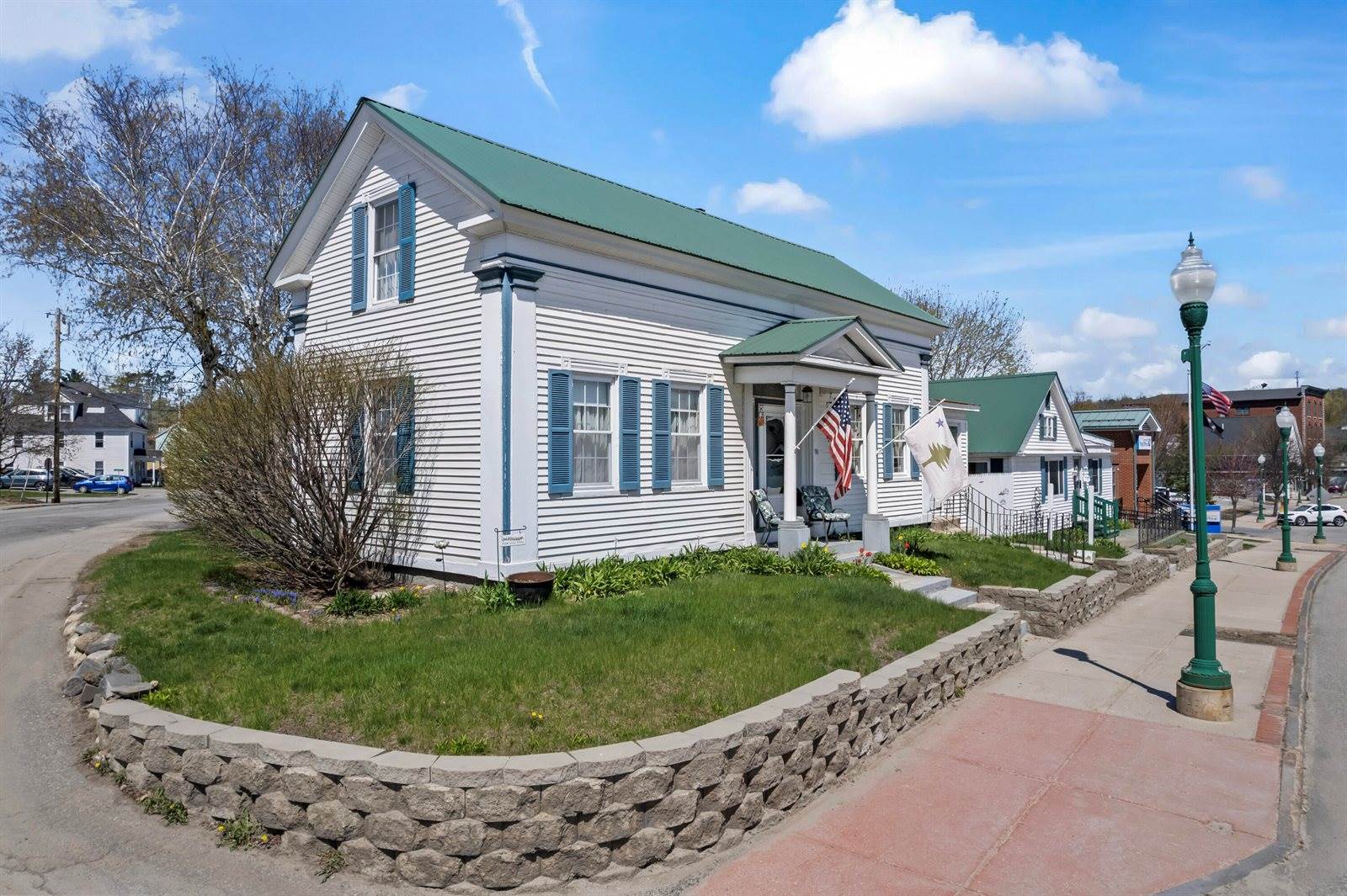 98 & 100 Main Street, Winthrop, ME 04364