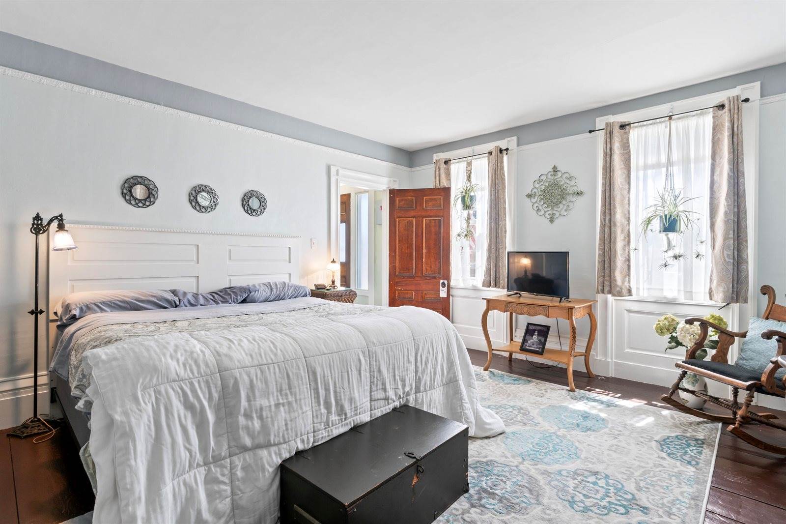 98 & 100 Main Street, Winthrop, ME 04364