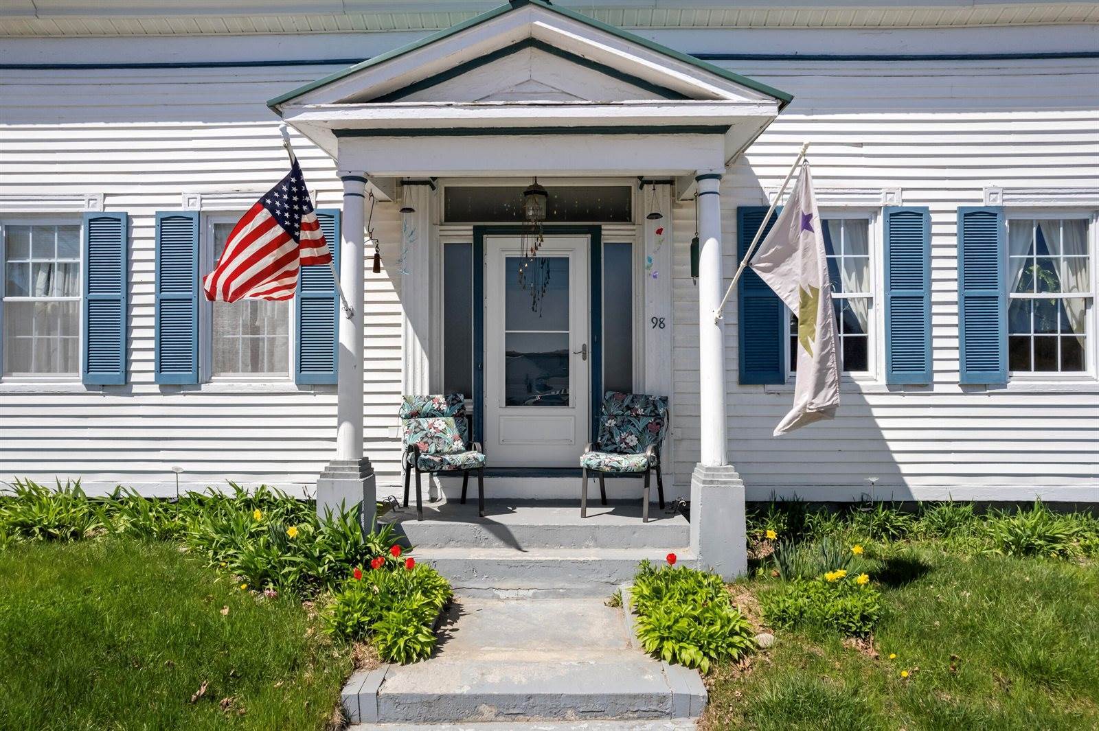 98 & 100 Main Street, Winthrop, ME 04364