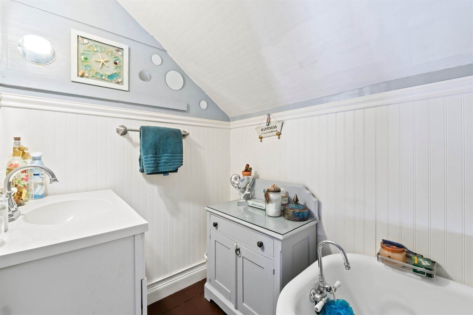 98 & 100 Main Street, Winthrop, ME 04364