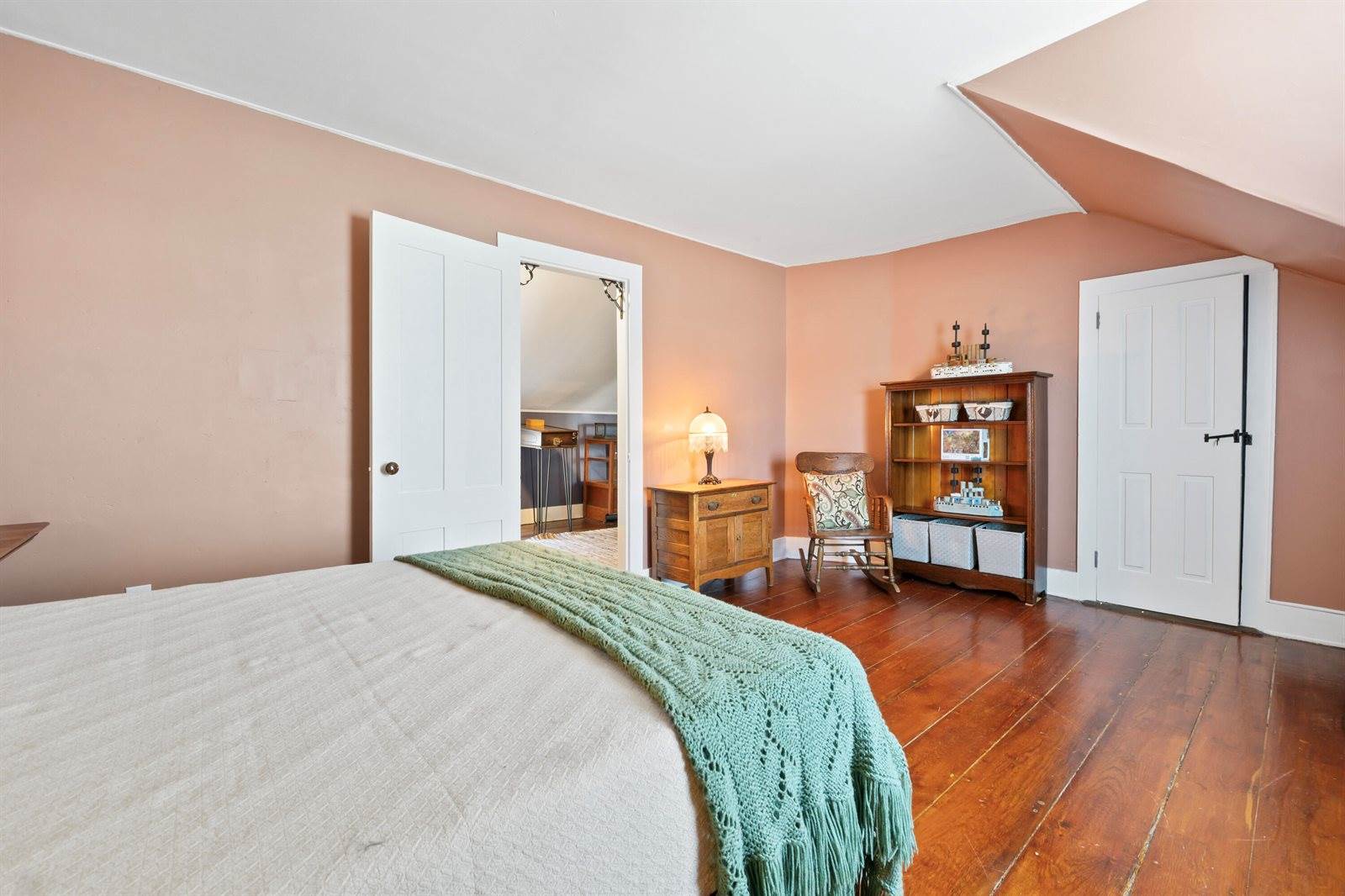 98 & 100 Main Street, Winthrop, ME 04364