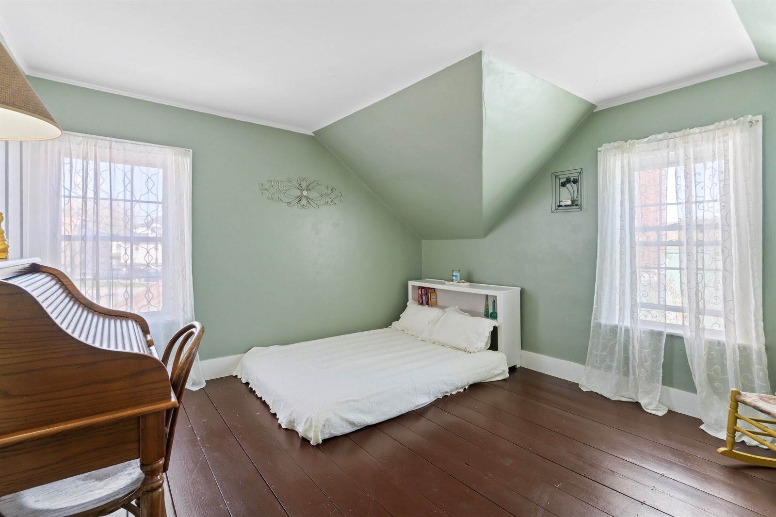 98 & 100 Main Street, Winthrop, ME 04364