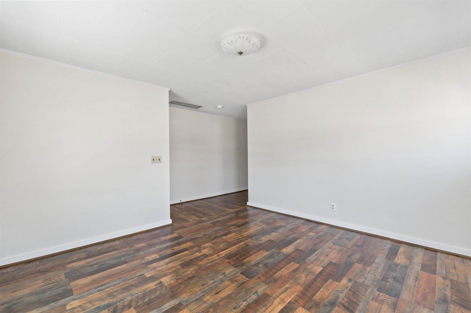 98 & 100 Main Street, Winthrop, ME 04364