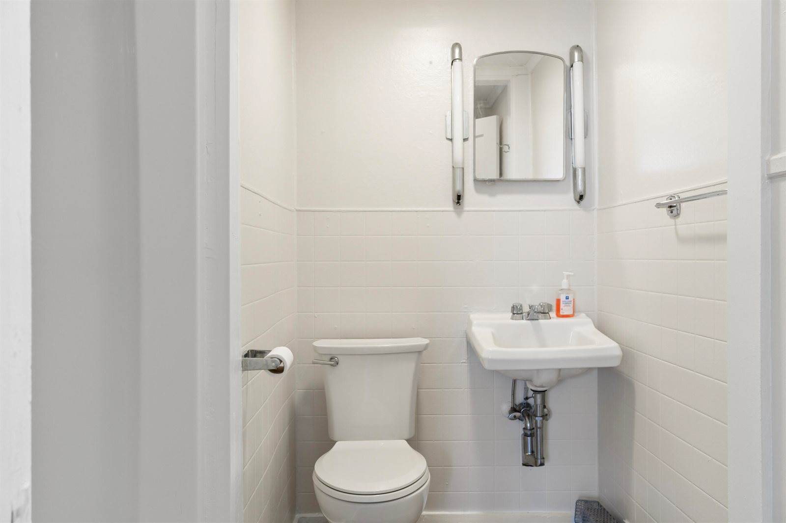 98 & 100 Main Street, Winthrop, ME 04364