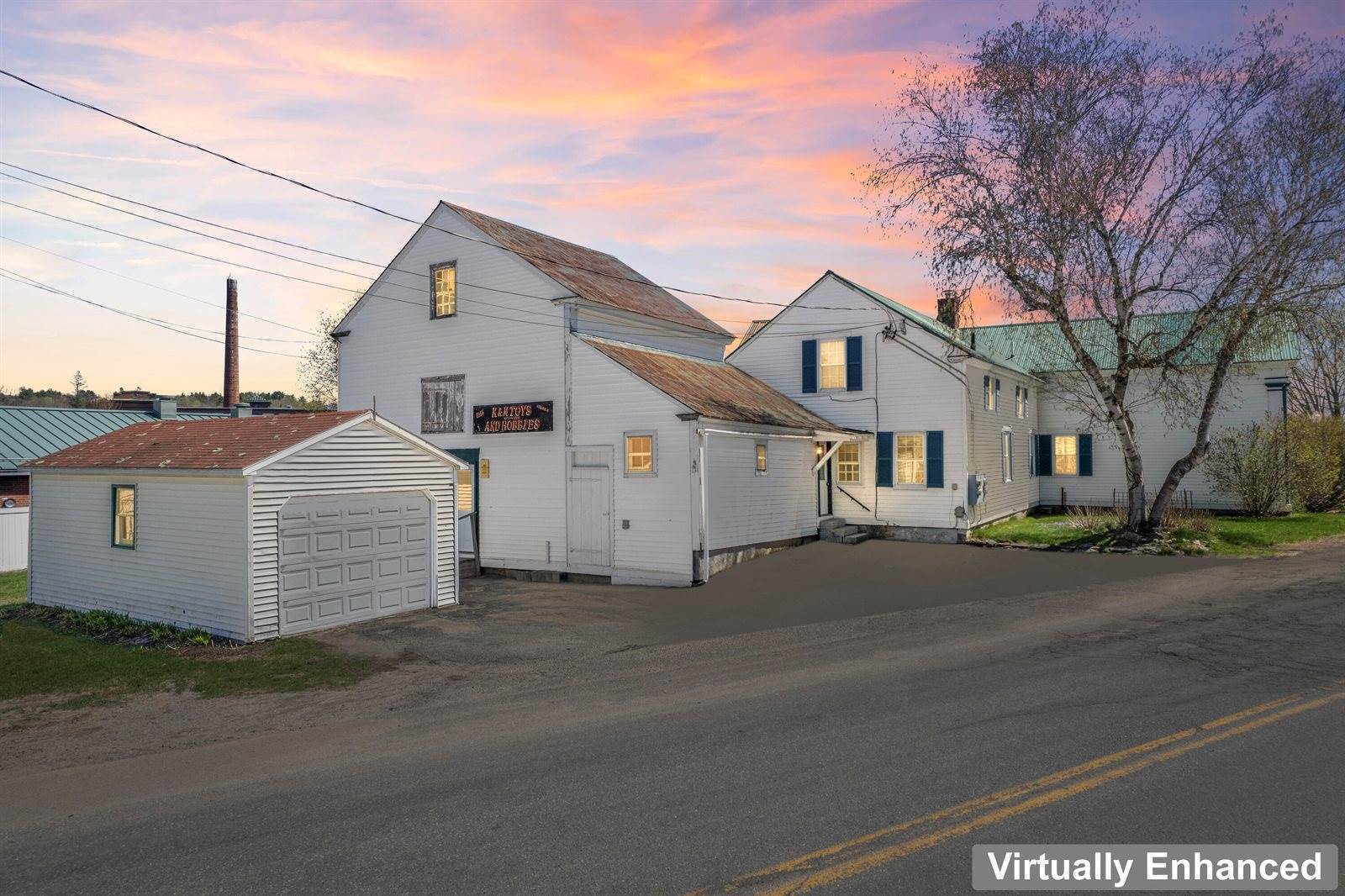 98 & 100 Main Street, Winthrop, ME 04364