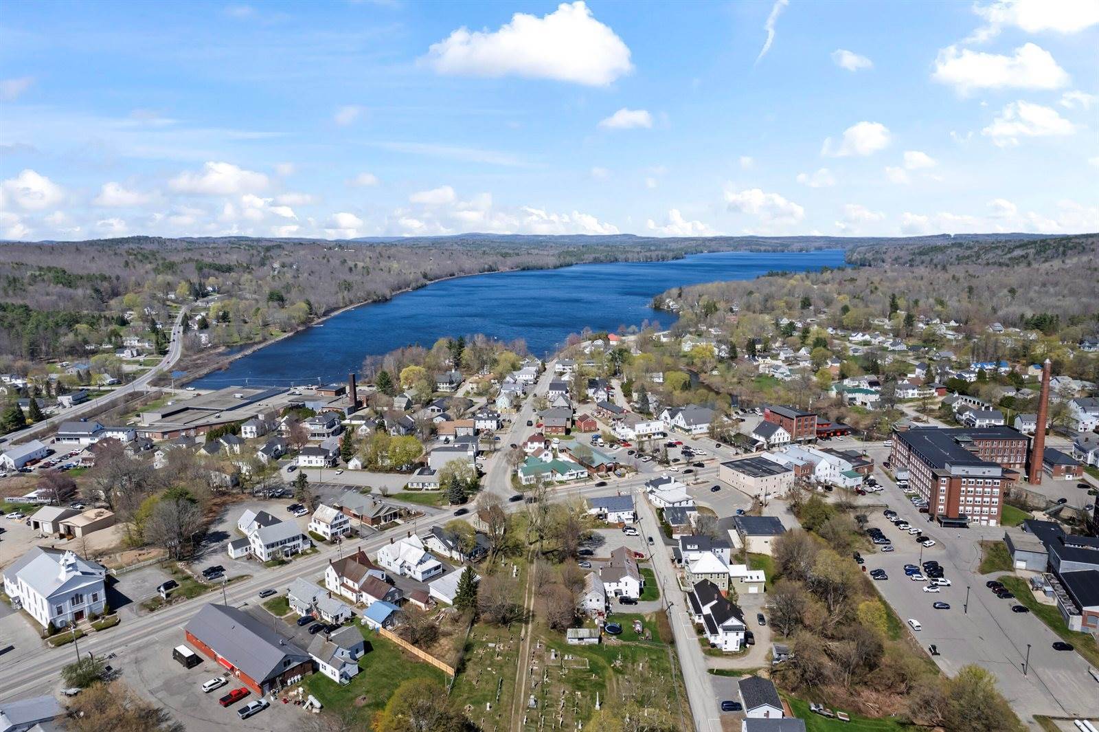 98 & 100 Main Street, Winthrop, ME 04364