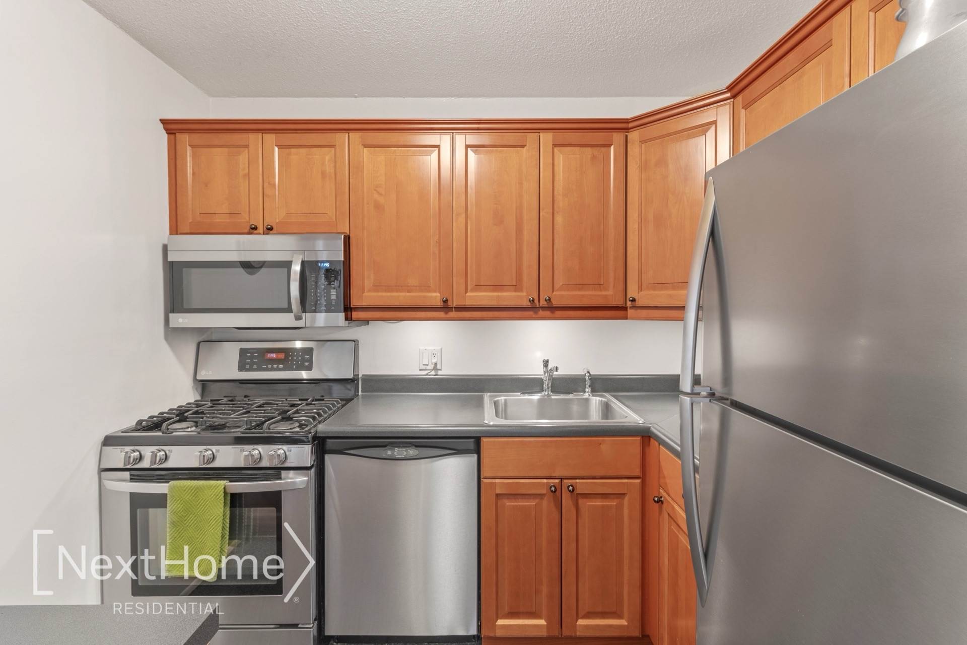 345 East 93rd Street #20A, New York, NY 10128