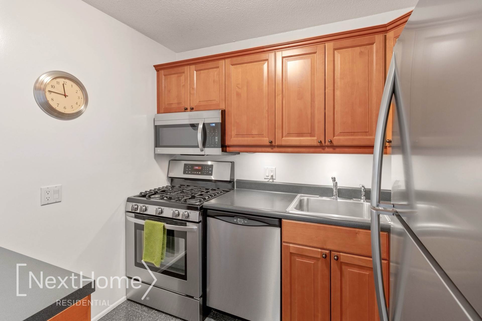 345 East 93rd Street #20A, New York, NY 10128