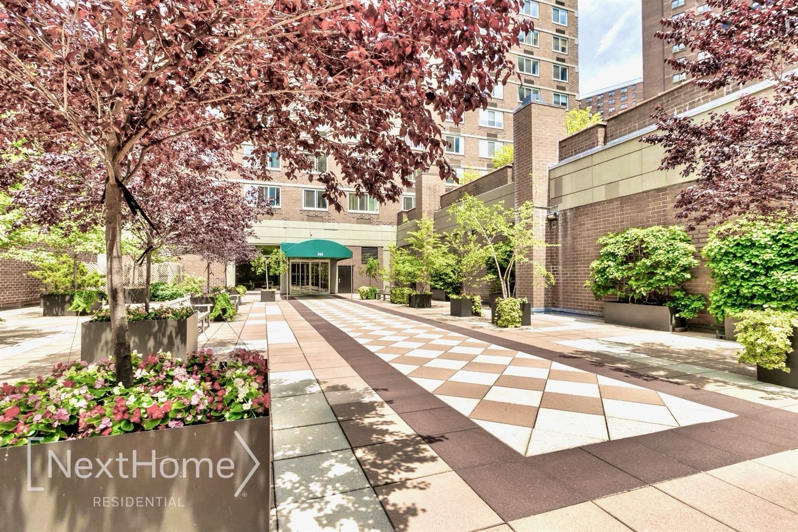 345 East 93rd Street #20A, New York, NY 10128