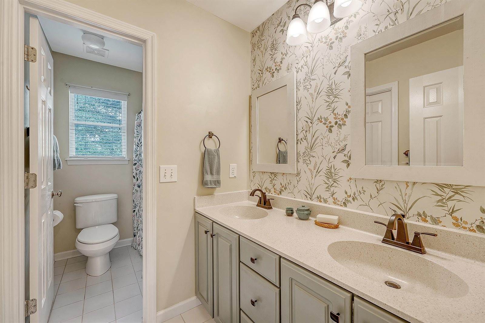 322 Clubview Road, Summerville, SC 29485