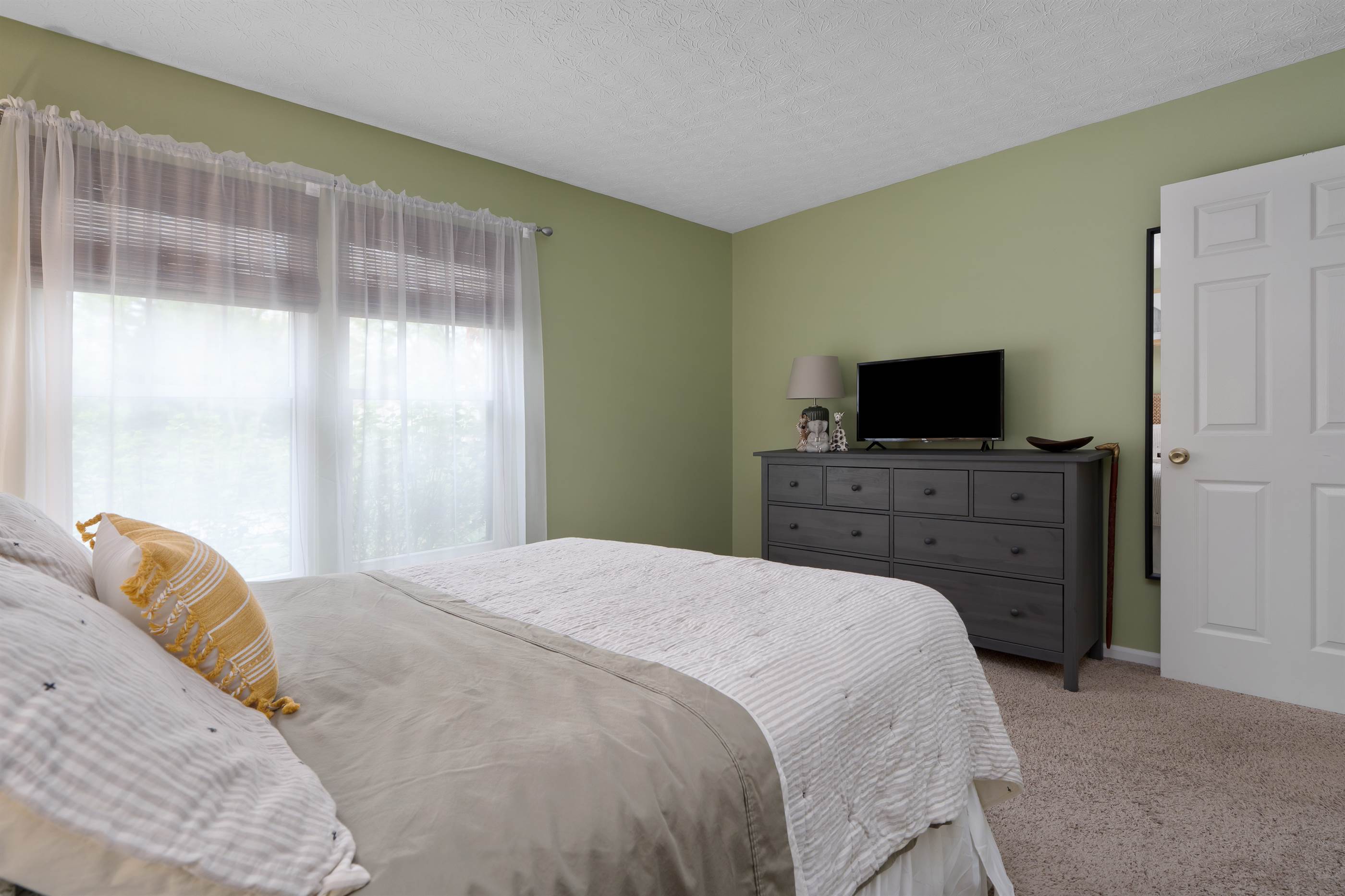 5372 Thistledown Dr, Columbus, OH 43221