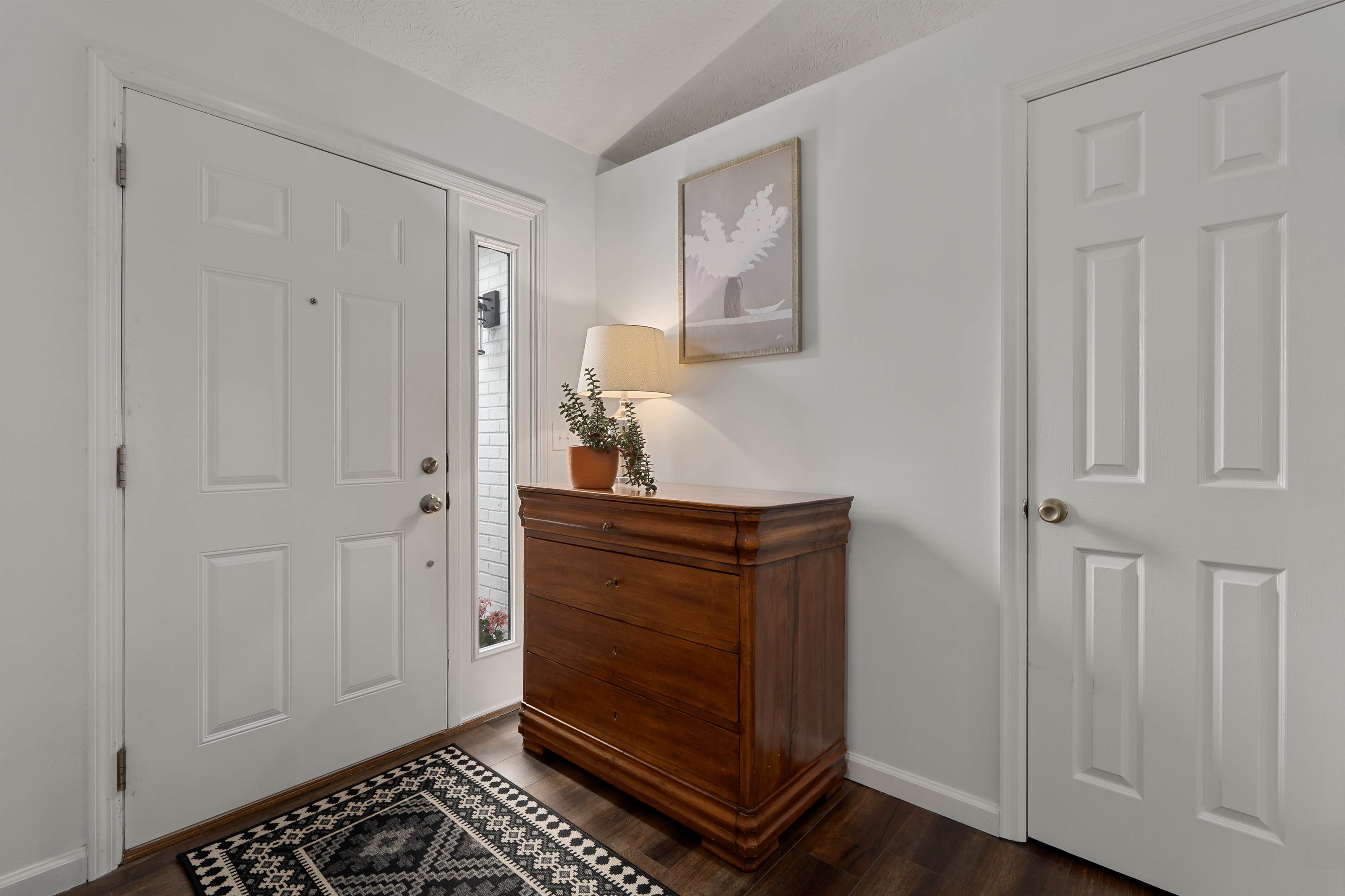 5372 Thistledown Dr, Columbus, OH 43221