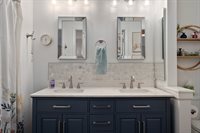 5372 Thistledown Dr, Columbus, OH 43221