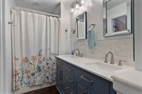 5372 Thistledown Dr, Columbus, OH 43221