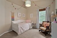 5372 Thistledown Dr, Columbus, OH 43221