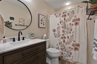 5372 Thistledown Dr, Columbus, OH 43221