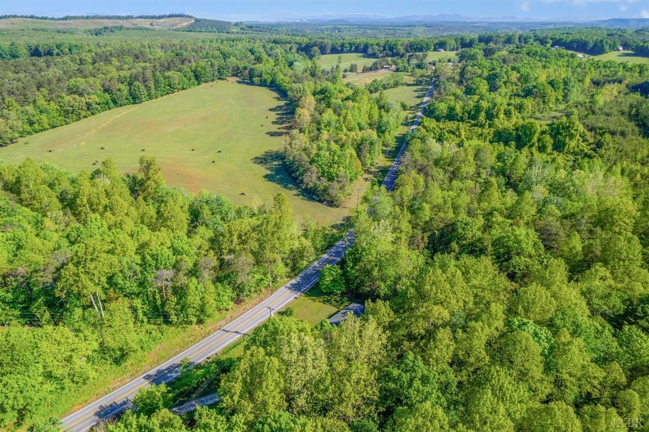 9124 Oakville Road, Gladstone, VA 24553