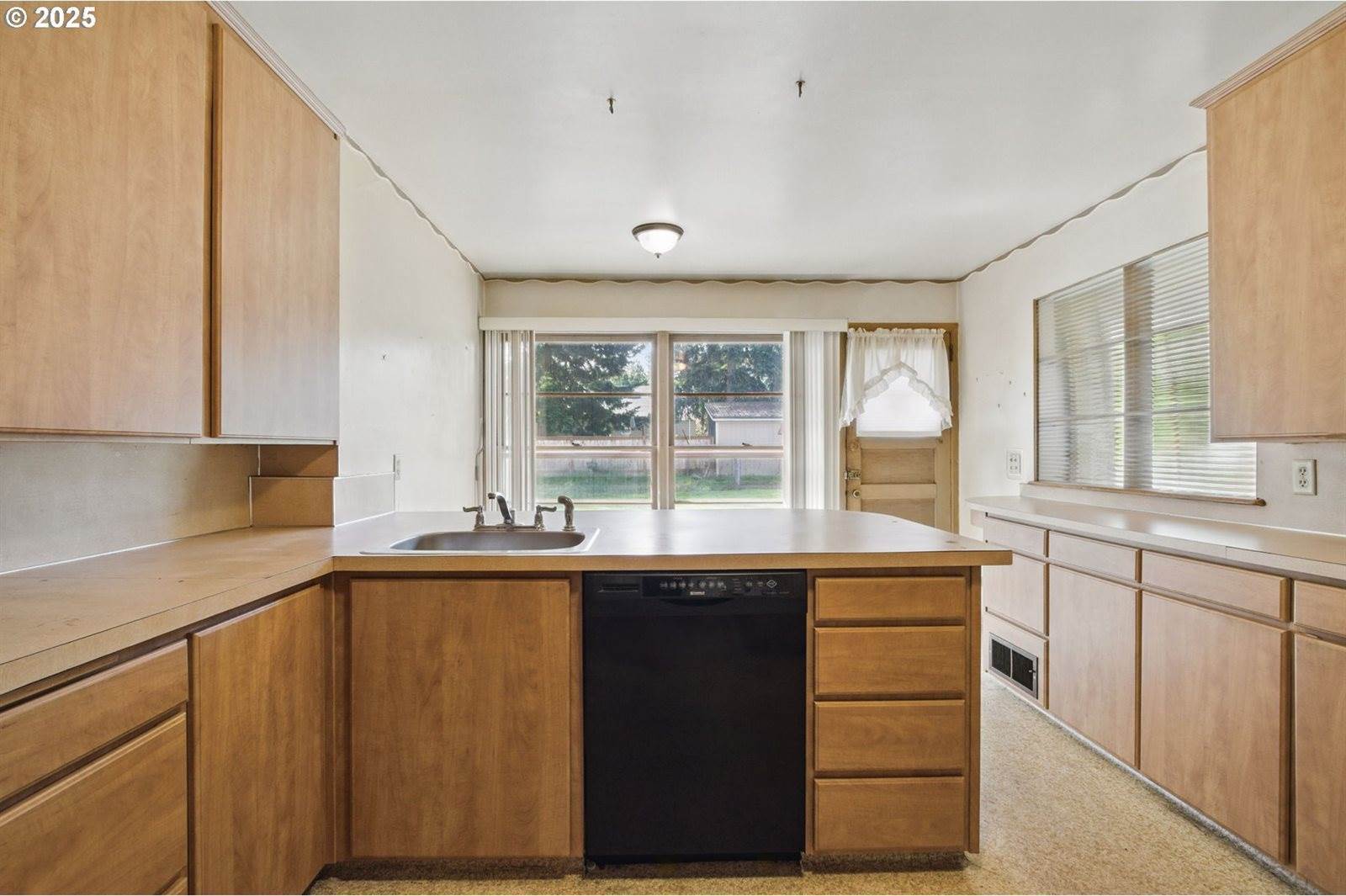 4514 NE Campaign St, Portland, OR 97218