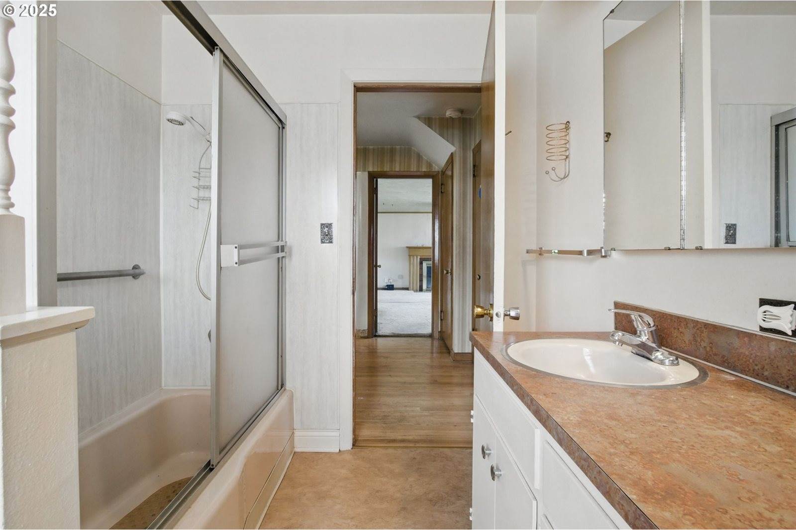 4514 NE Campaign St, Portland, OR 97218