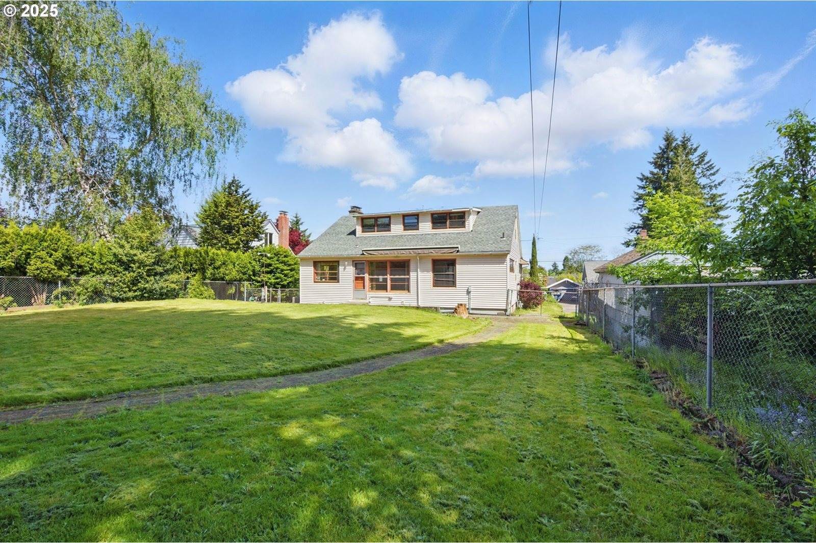 4514 NE Campaign St, Portland, OR 97218