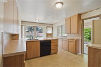 4514 NE Campaign St, Portland, OR 97218