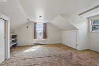 4514 NE Campaign St, Portland, OR 97218