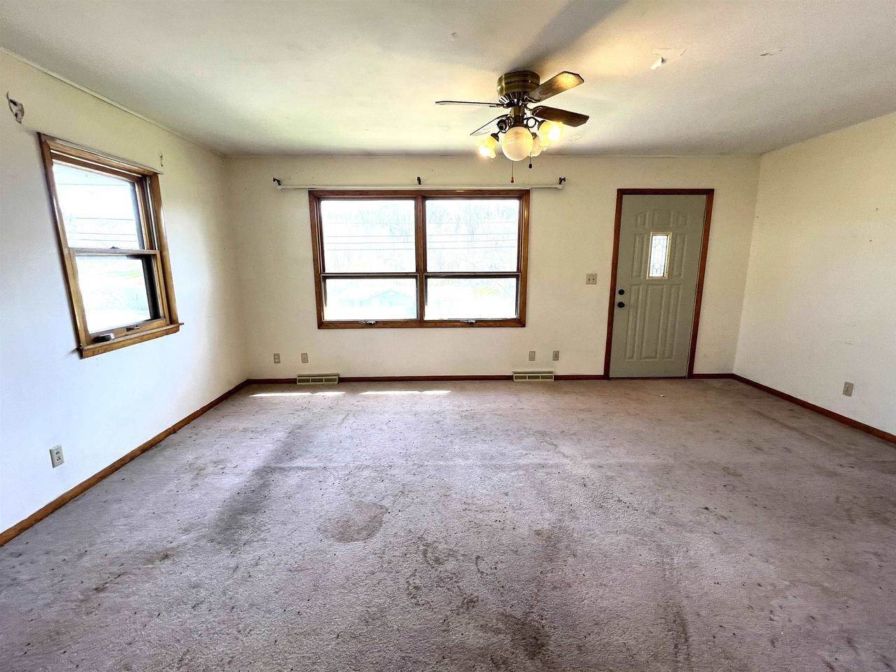 120 East Street, Potosi, WI 53820