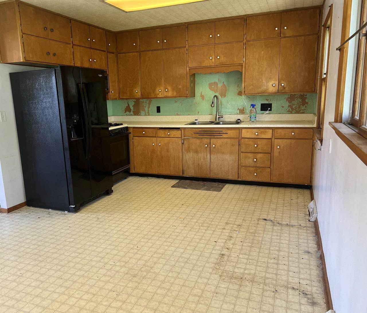 120 East Street, Potosi, WI 53820